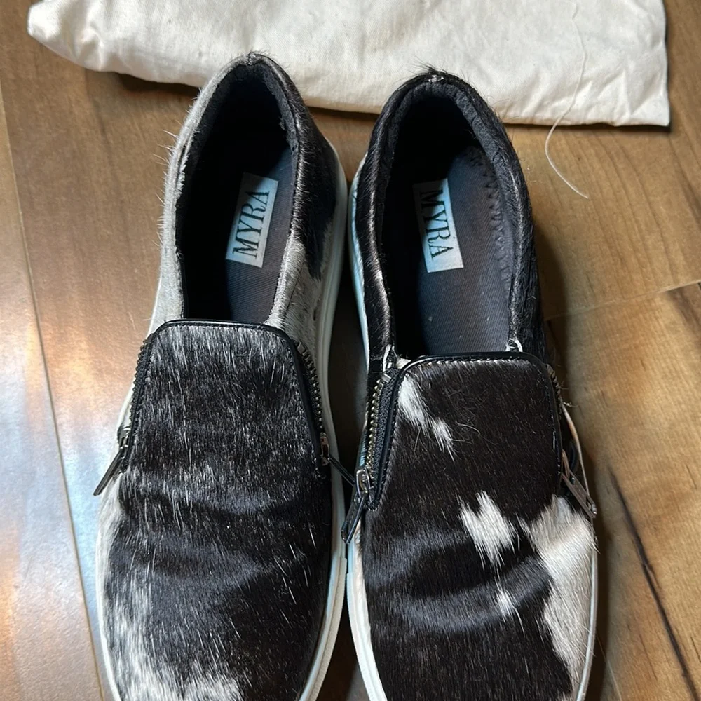 Myra Cowhide sneakers 🤍 - Picture 3 of 3